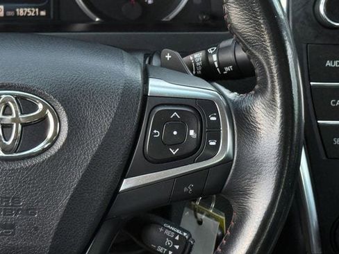 Used 2015 Toyota Camry SE FWD image 15
