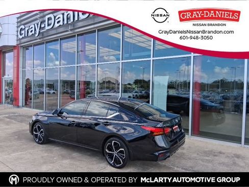 Used 2025 Nissan Altima 2.5 SR FWD image 1