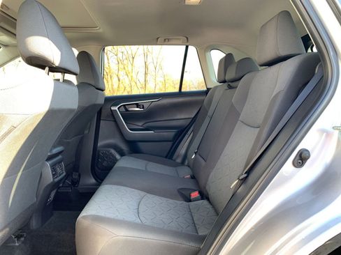 Used 2025 Toyota RAV4 XLE image 27