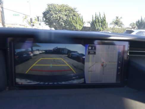 Used 2017 Lexus IS 200t image 8