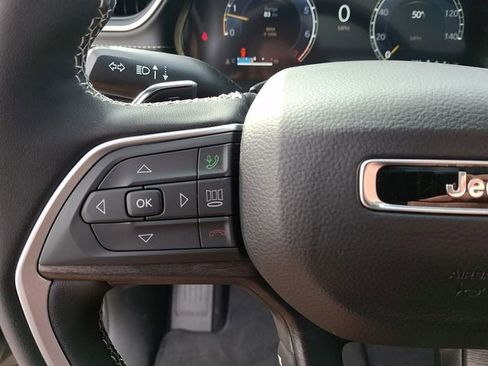 Used 2025 Jeep Grand Cherokee L Limited w/ Black Appearance Package image 20