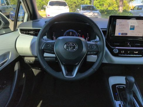 Used 2026 Toyota Corolla SE FWD image 15