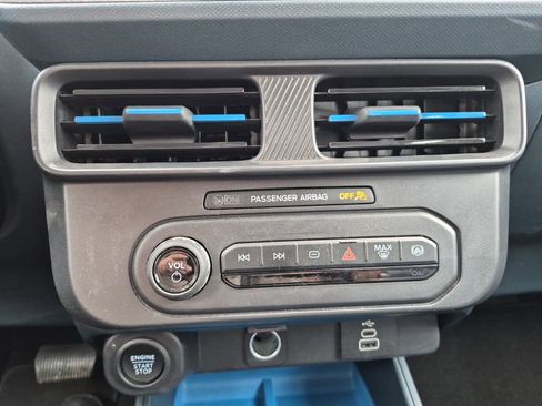 New 2025 Ford Maverick XLT image 29