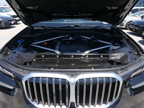 Used 2025 BMW X7 xDrive40i w/ Premium Package AWD/4WD image 30