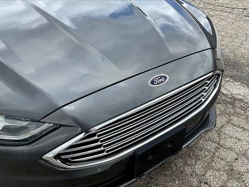 Used 2018 Ford Fusion S image 3