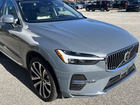 Certified 2023 Volvo XC60 T8 Ultimate w/ Climate Package image 6