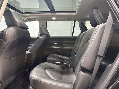 Certified 2024 Toyota Grand Highlander Platinum image 15