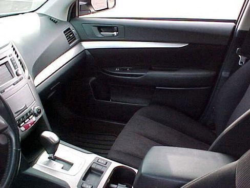 Used 2014 Subaru Legacy 2.5i Premium image 21