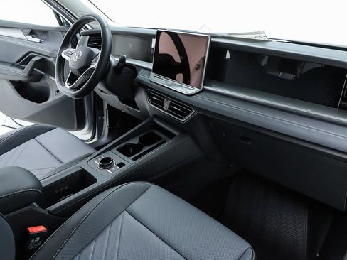 New 2026 Volkswagen Tiguan SE image 33