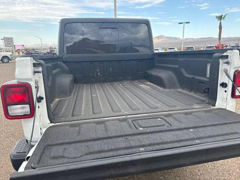 Used 2025 Jeep Gladiator Sport AWD/4WD image 27