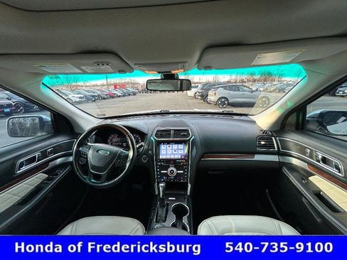 Used 2017 Ford Explorer Platinum image 33