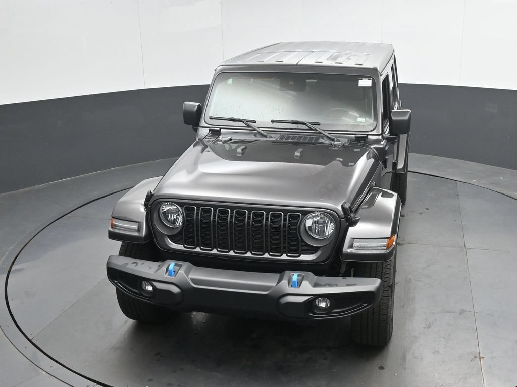 Used 2024 Jeep Wrangler Unlimited AWD/4WD image 33