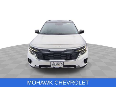 Used 2024 Kia Seltos SX AWD/4WD image 3