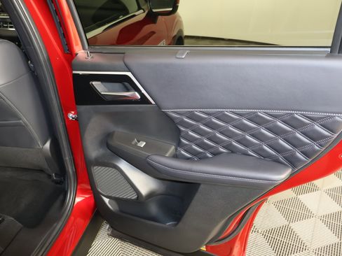 Used 2024 Mitsubishi Outlander SEL image 43