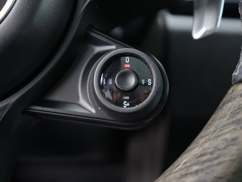 Used 2020 Porsche Cayenne Turbo image 18