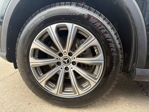 Used 2024 Mercedes-Benz GLC 300 image 7