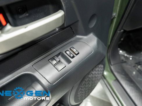 Used 2014 Toyota FJ Cruiser 4WD image 19