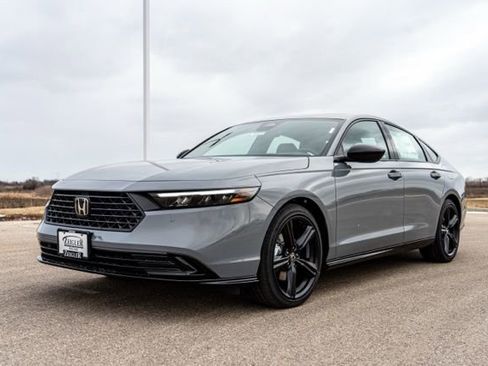 Used 2025 Honda Accord Sport image 3
