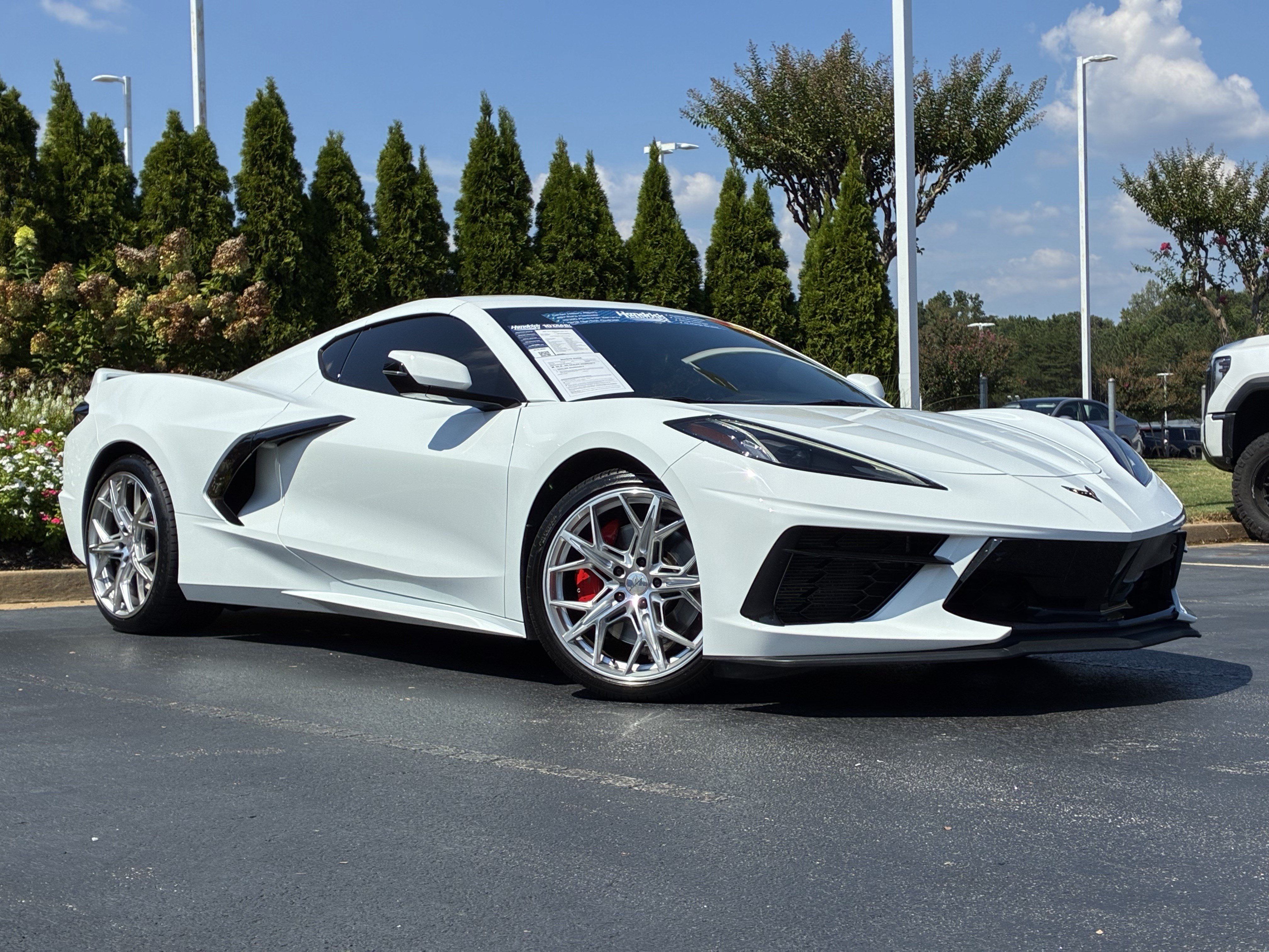 Used 2021 Chevrolet Corvette Stingray Premium Cpe w/ Z51 Performance Package RWD image 2