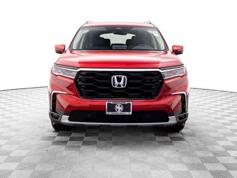 Certified 2025 Honda Pilot Touring image 11