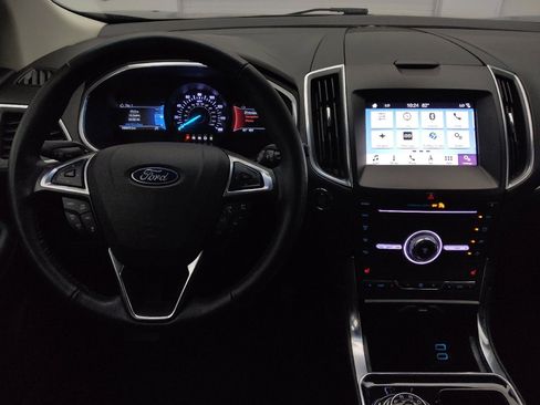 Used 2019 Ford Edge Titanium FWD image 22