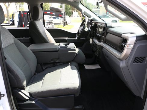 Used 2025 Ford F250 XLT w/ F-250 >10K GVWR Package AWD/4WD image 28