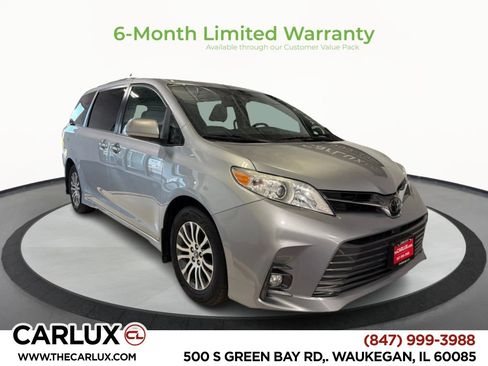 Used 2018 Toyota Sienna XLE Premium FWD image 1