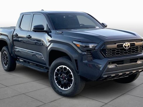 Used 2024 Toyota Tacoma TRD Off-Road w/ TRD Off Road Premium Package image 3