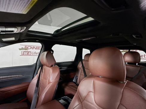 Used 2024 Kia Telluride SX Prestige AWD/4WD image 11