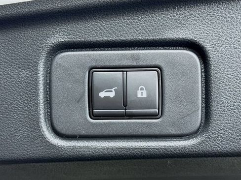 Used 2023 Nissan Pathfinder SL AWD/4WD image 43