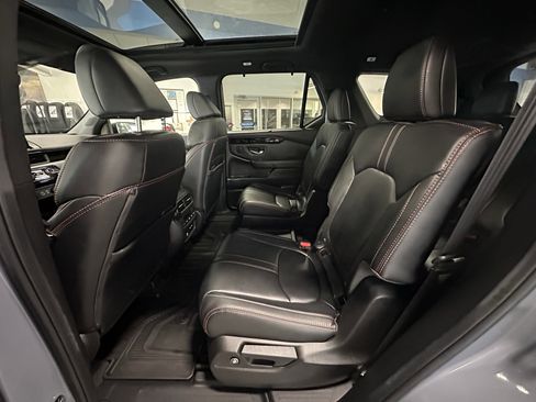 Used 2025 Honda Pilot TrailSport image 19