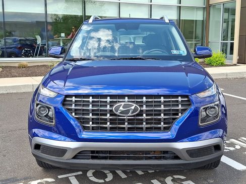 Certified 2023 Hyundai Venue SEL w/ Cargo Package FWD image 2