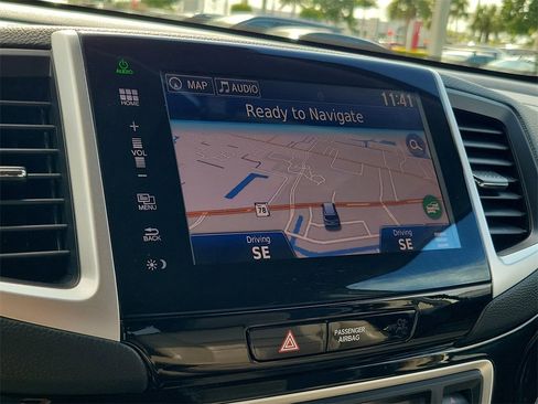 Used 2016 Honda Pilot Touring image 32