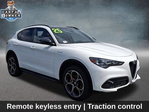 Used 2025 Alfa Romeo Stelvio Sprint w/ Veloce Package AWD/4WD image 3