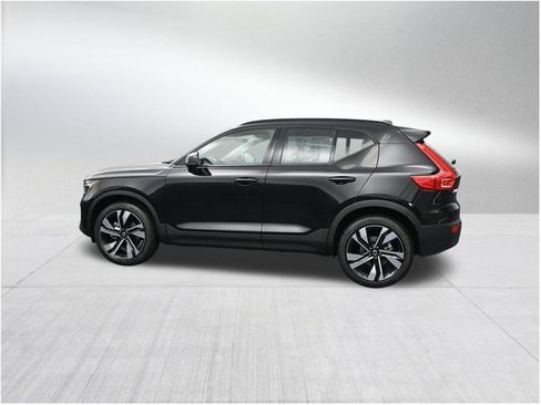 New 2026 Volvo XC40 B5 Ultra w/ Protection Package Premier AWD/4WD image 2