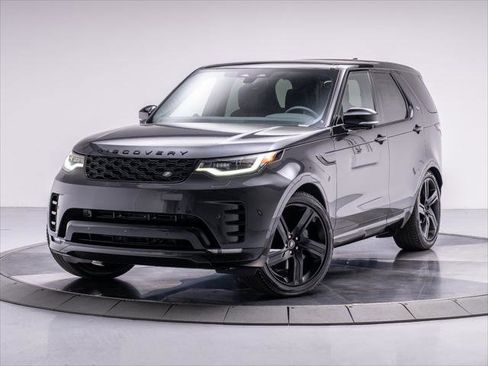 New 2025 Land Rover Discovery Dynamic SE image 2