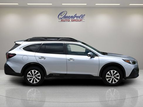 Used 2021 Subaru Outback Premium AWD/4WD image 3