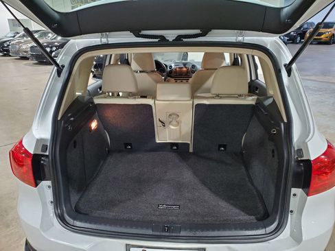 Used 2017 Volkswagen Tiguan S FWD image 42