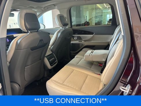 Certified 2025 Lincoln Nautilus Reserve AWD/4WD image 12