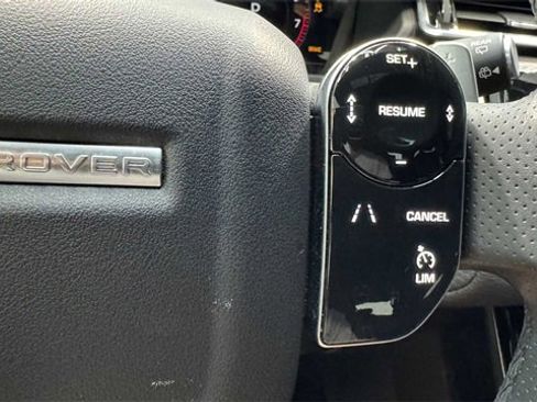 Used 2019 Land Rover Range Rover Velar R-Dynamic SE image 26