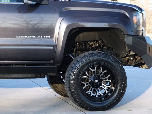 Used 2015 GMC Sierra 2500 Denali w/ Duramax Plus Package AWD/4WD image 17