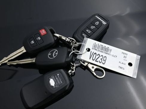 Used 2022 Toyota Tacoma SR5 w/ Technology Package AWD/4WD image 45