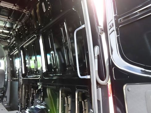 Used 2024 Mercedes-Benz Sprinter 2500 image 14