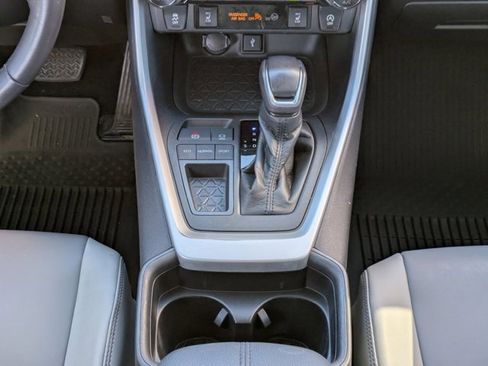 Used 2021 Toyota RAV4 XLE Premium image 21