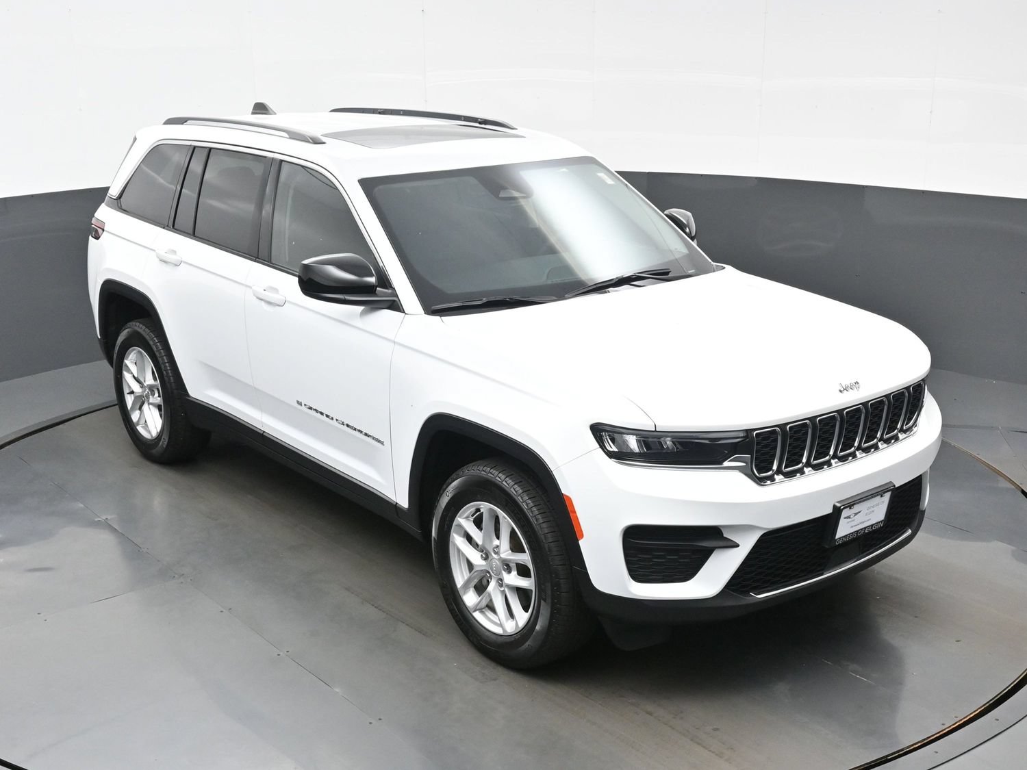 Used 2023 Jeep Grand Cherokee Laredo X AWD/4WD image 40