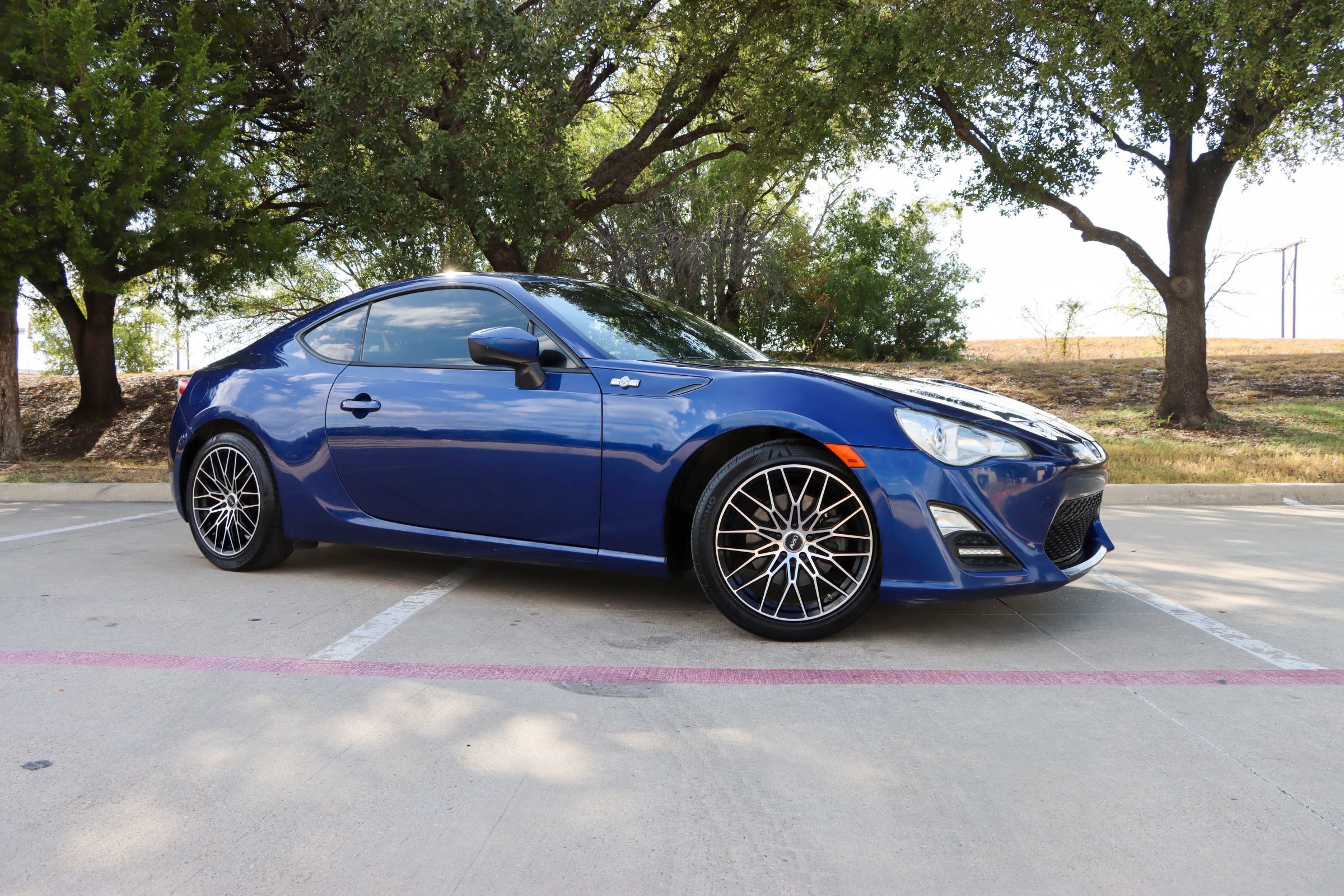 Used 2015 Scion FR-S RWD image 1