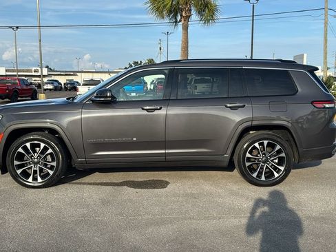 Used 2022 Jeep Grand Cherokee L Overland w/ Luxury Tech Group IV AWD/4WD image 3