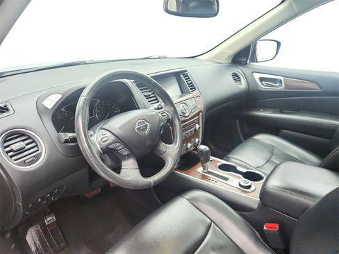 Used 2017 Nissan Pathfinder Platinum image 10