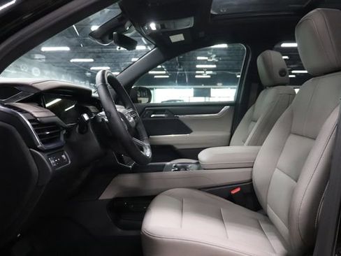 Used 2026 GMC Acadia Elevation w/ Elevation Premium Package FWD image 10