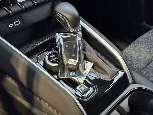 Used 2023 Chevrolet Colorado Z71 w/ Z71 Convenience Package 2 image 33